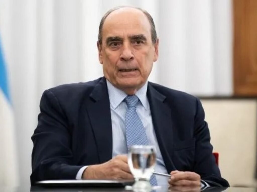Gobierno Argentino Retrasa Anuncio de los Dólares del Colchón: Explicaciones de Francos y su Impacto Económico