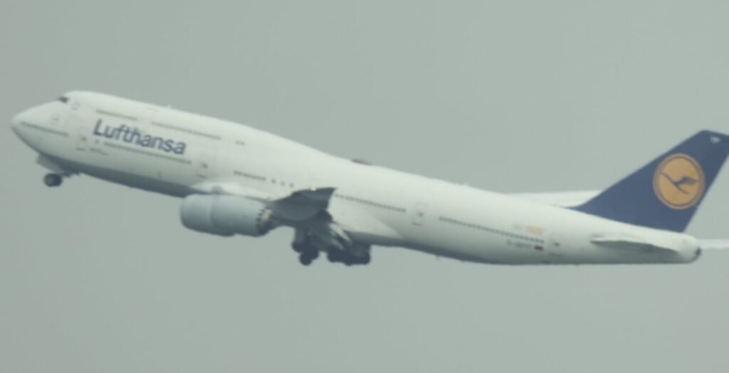 Aterrizaje de Emergencia: Avión Desviado por Densa Nieblina en Ezeiza y Redirigido a San Pablo